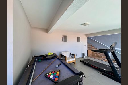 Casa à venda com 220m², 2 quartos e 3 vagas Casa à venda com 220m², 2 quartos e 3 vagasÁrea comum