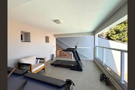 Casa à venda com 220m², 2 quartos e 3 vagas Casa à venda com 220m², 2 quartos e 3 vagasÁrea comum