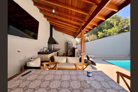 Casa à venda com 220m², 2 quartos e 3 vagas Casa à venda com 220m², 2 quartos e 3 vagasÁrea Gourmet/ Churrasqueira