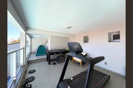Casa à venda com 220m², 2 quartos e 3 vagas Casa à venda com 220m², 2 quartos e 3 vagasÁrea comum