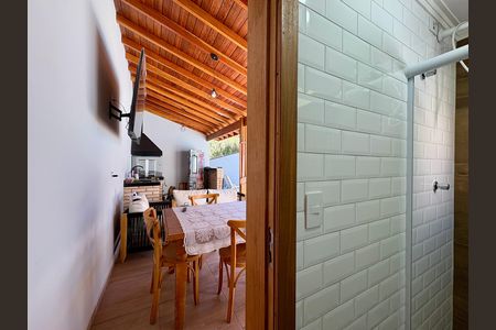 Casa à venda com 220m², 2 quartos e 3 vagas Casa à venda com 220m², 2 quartos e 3 vagasBanheiro de serviço