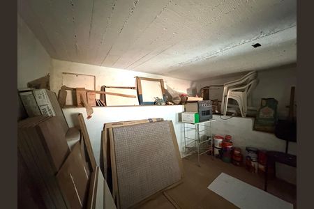 Casa à venda com 220m², 2 quartos e 3 vagas Casa à venda com 220m², 2 quartos e 3 vagasQuarto de Serviço
