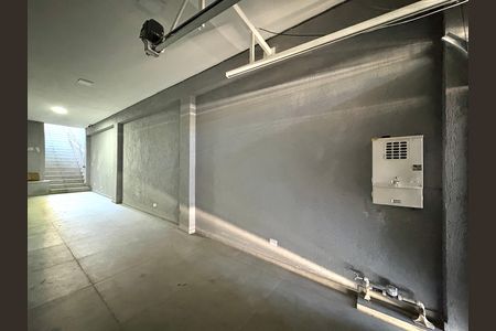 Casa à venda com 220m², 2 quartos e 3 vagas Casa à venda com 220m², 2 quartos e 3 vagasGaragem
