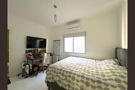 Casa à venda com 220m², 2 quartos e 3 vagas Casa à venda com 220m², 2 quartos e 3 vagasSuíte 2