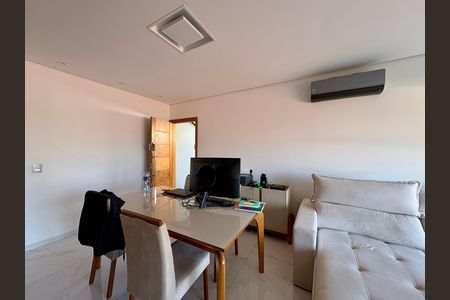 Casa à venda com 220m², 2 quartos e 3 vagas Casa à venda com 220m², 2 quartos e 3 vagasSala/ Sala de Jantar