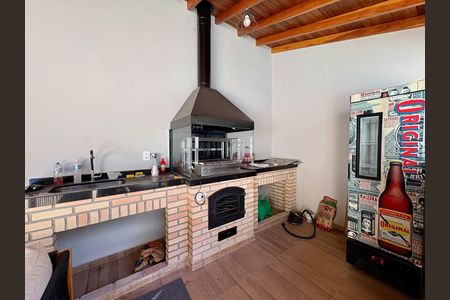 Casa à venda com 220m², 2 quartos e 3 vagas Casa à venda com 220m², 2 quartos e 3 vagasÁrea comum - Churrasqueira