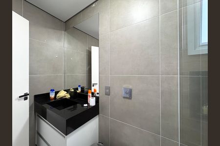 Casa à venda com 220m², 2 quartos e 3 vagas Casa à venda com 220m², 2 quartos e 3 vagasBanheiro da Suíte 2