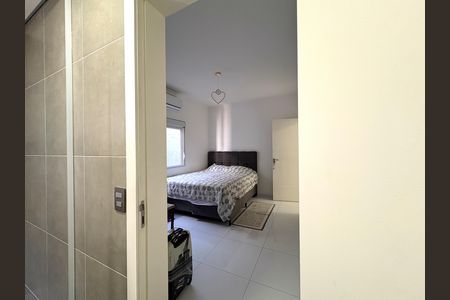 Casa à venda com 220m², 2 quartos e 3 vagas Casa à venda com 220m², 2 quartos e 3 vagasBanheiro da Suíte 2