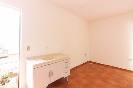 Casa para alugar com 48m², 1 quarto e 1 vagaComodo 