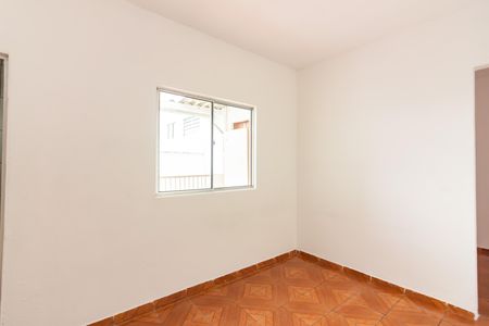 Casa para alugar com 48m², 1 quarto e 1 vagaComodo 