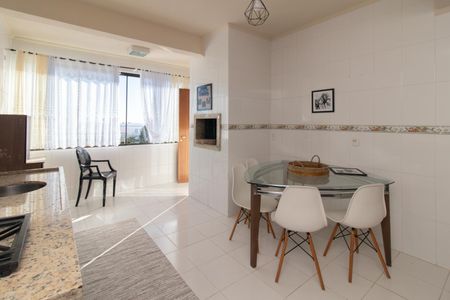 Casa para alugar com 331m², 3 quartos e 2 vagasCozinha e Área de Serviço