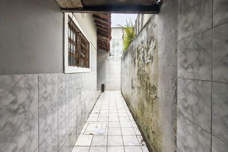 Corredor de casa para alugar com 1 quarto, 80m² em Maracanã, Praia Grande