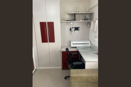 Apartamento à venda com 80m², 2 quartos e 1 vaga Apartamento à venda com 80m², 2 quartos e 1 vagaQuarto