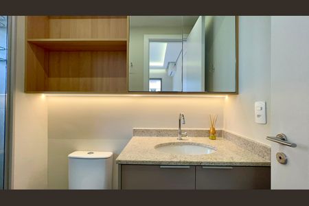 Studio para alugar com 27m², 1 quarto e sem vaga Studio para alugar com 27m², 1 quarto e sem vagaBanheiro da Suíte