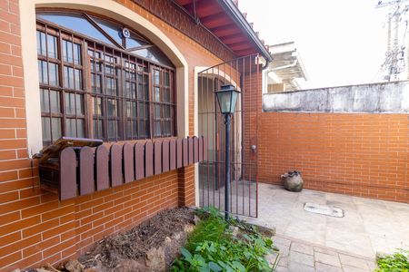 Casa para alugar com 180m², 3 quartos e 1 vaga Casa para alugar com 180m², 3 quartos e 1 vagaVaranda