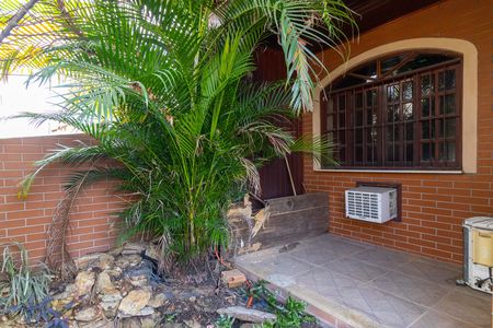 Casa para alugar com 180m², 3 quartos e 1 vaga Casa para alugar com 180m², 3 quartos e 1 vagaVaranda