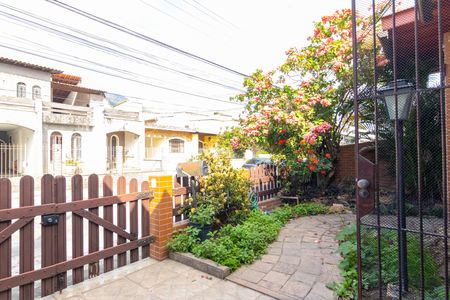Casa para alugar com 180m², 3 quartos e 1 vaga Casa para alugar com 180m², 3 quartos e 1 vagaVaranda