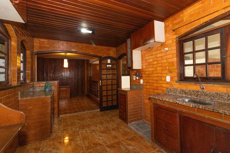 Casa para alugar com 180m², 3 quartos e 1 vaga Casa para alugar com 180m², 3 quartos e 1 vagaCozinha