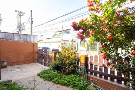 Casa para alugar com 180m², 3 quartos e 1 vaga Casa para alugar com 180m², 3 quartos e 1 vagaVaranda