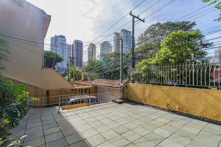 Casa para alugar com 170m², 3 quartos e 1 vaga Casa para alugar com 170m², 3 quartos e 1 vagaQuintal