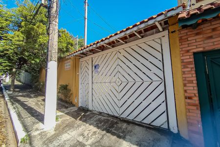 Casa para alugar com 170m², 3 quartos e 1 vaga Casa para alugar com 170m², 3 quartos e 1 vagaFachada
