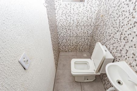 Banheiro de casa para alugar com 1 quarto, 28m² em Bosque da Saúde, São Paulo