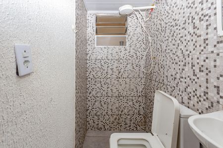 Banheiro de casa para alugar com 1 quarto, 28m² em Bosque da Saúde, São Paulo