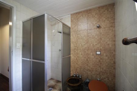 Casa à venda com 1400m², 4 quartos e 5 vagasBanheiro social