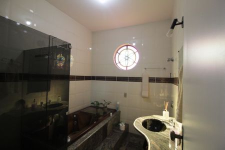 Casa à venda com 1400m², 4 quartos e 5 vagasBanheiro Social 