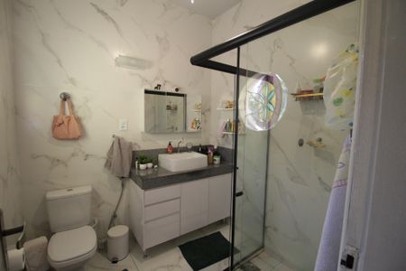 Casa à venda com 1400m², 4 quartos e 5 vagasBanheiro da Suíte