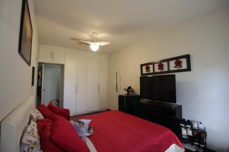 Casa à venda com 1400m², 4 quartos e 5 vagasSuíte