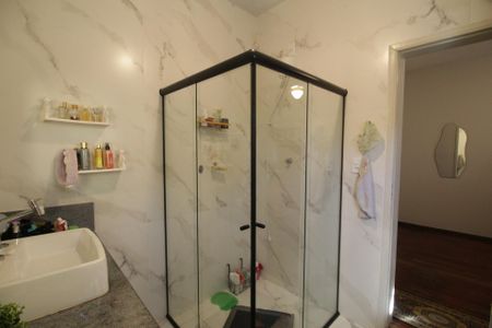 Casa à venda com 1400m², 4 quartos e 5 vagasBanheiro da Suíte