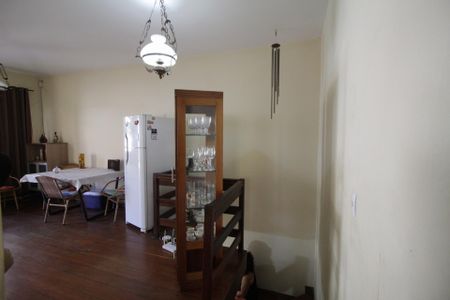 Casa à venda com 1400m², 4 quartos e 5 vagasSala