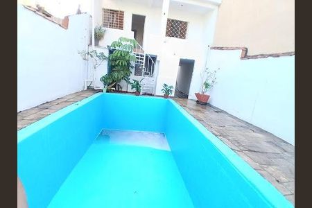 Casa à venda com 227m², 3 quartos e 4 vagas