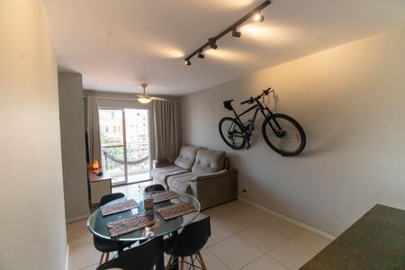 Apartamento à venda com 62m², 2 quartos e 1 vaga Apartamento à venda com 62m², 2 quartos e 1 vagaSala