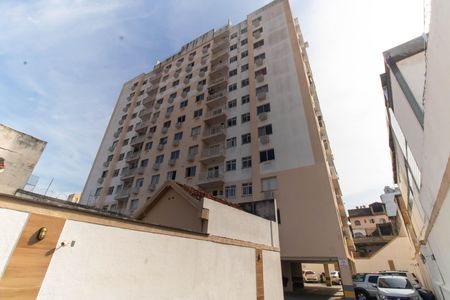 Apartamento à venda com 62m², 2 quartos e 1 vaga Apartamento à venda com 62m², 2 quartos e 1 vagaFachada