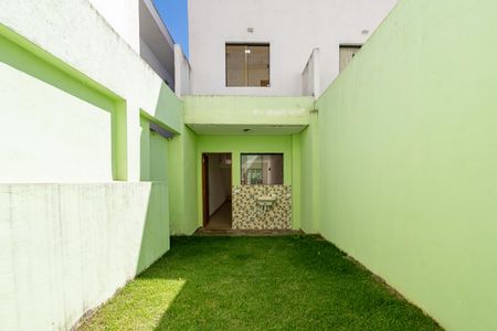 Casa à venda com 104m², 2 quartos e 1 vaga Casa à venda com 104m², 2 quartos e 1 vagaQuintal
