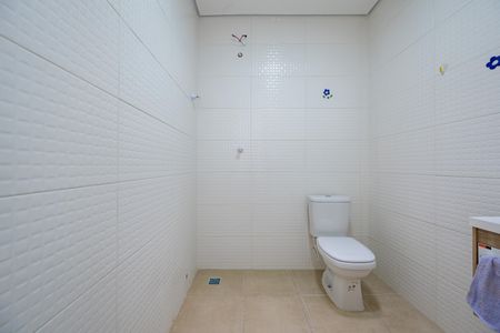 Casa à venda com 104m², 2 quartos e 1 vaga Casa à venda com 104m², 2 quartos e 1 vagaBanheiro