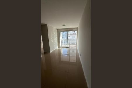 Apartamento à venda com 71m², 2 quartos e 1 vaga Apartamento à venda com 71m², 2 quartos e 1 vagaSala