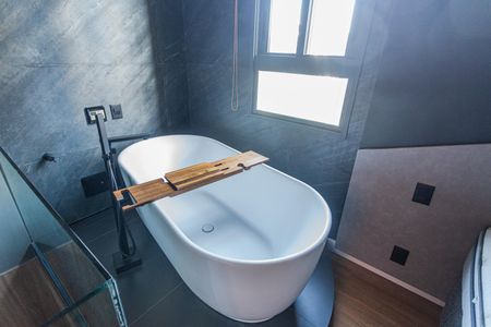 Apartamento à venda com 50m², 1 quarto e 2 vagas Apartamento à venda com 50m², 1 quarto e 2 vagasBanheiro da Suíte no 2° Andar
