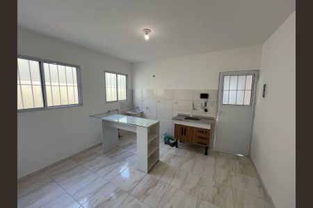 cozinha  de casa para alugar com 1 quarto, 32m² em Vila Pirajussara, São Paulo