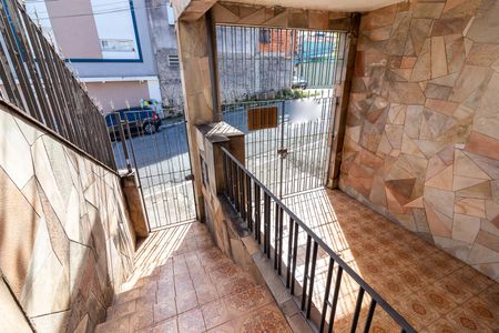 Casa à venda com 83m², 2 quartos e 1 vaga Casa à venda com 83m², 2 quartos e 1 vagaEscada
