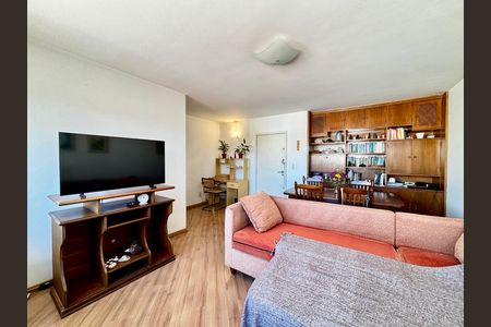 Apartamento à venda com 96m², 3 quartos e 1 vaga Apartamento à venda com 96m², 3 quartos e 1 vagaSala