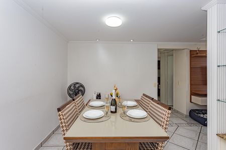 Apartamento à venda com 63m², 2 quartos e 1 vaga Apartamento à venda com 63m², 2 quartos e 1 vagaSala