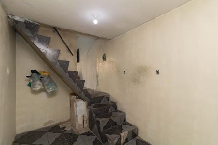 Casa para alugar com 246m², 6 quartos e 2 vagas Casa para alugar com 246m², 6 quartos e 2 vagasEscada