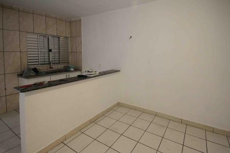 Casa à venda com 70m², 7 quartos e 2 vagasSala casa 02
