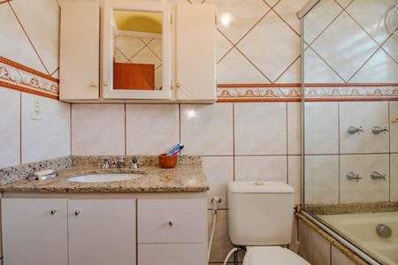 Casa à venda com 192m², 3 quartos e 2 vagasBanheiro da Suíte