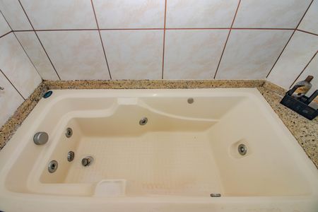 Casa à venda com 192m², 3 quartos e 2 vagasBanheiro da Suíte