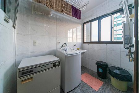 Apartamento à venda com 145m², 3 quartos e 3 vagas Apartamento à venda com 145m², 3 quartos e 3 vagasÁrea de Serviço
