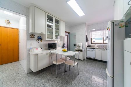 Apartamento à venda com 145m², 3 quartos e 3 vagas Apartamento à venda com 145m², 3 quartos e 3 vagasCozinha